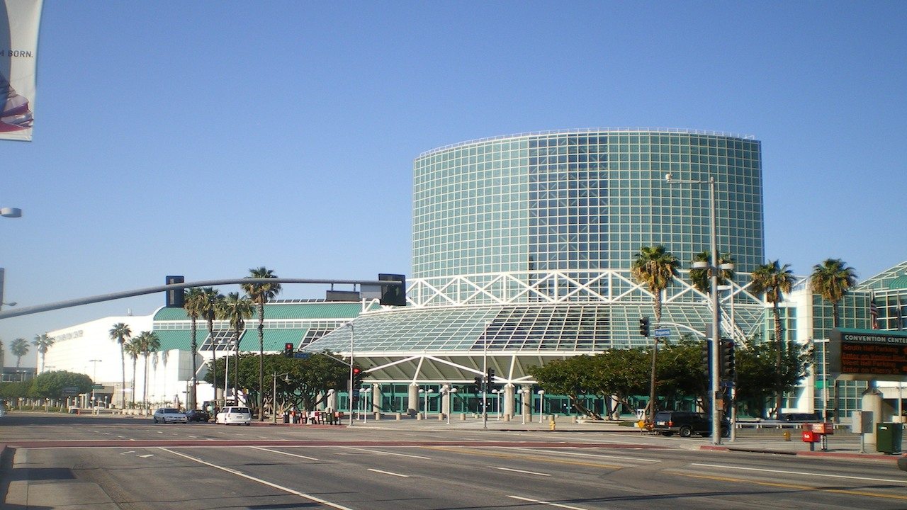 E3