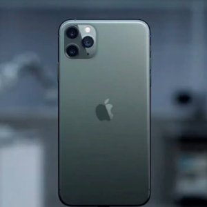 Apple iPhone XI