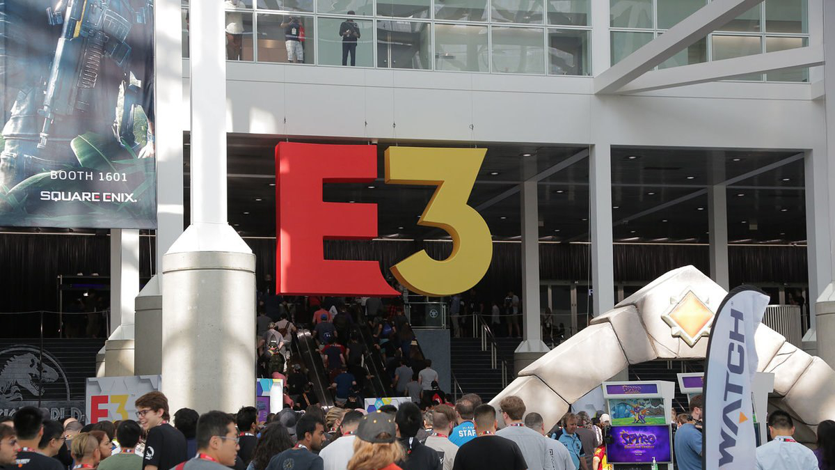 E3