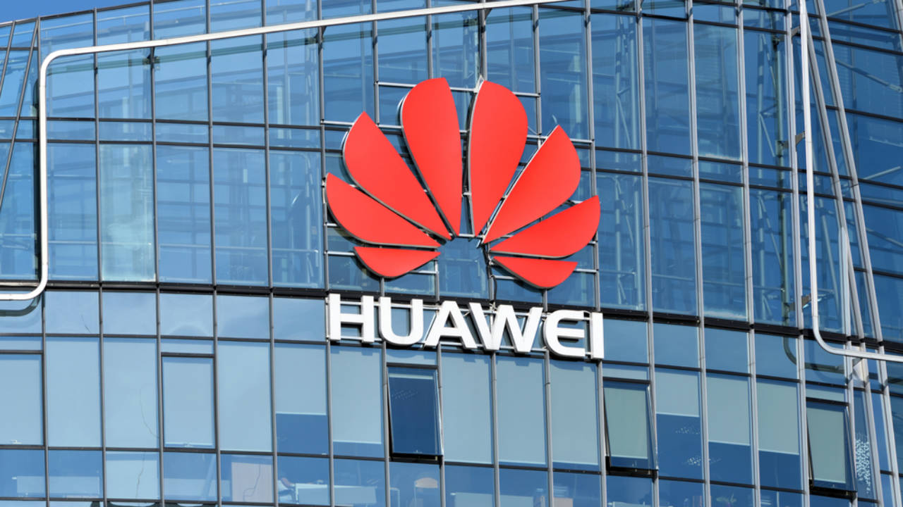 Una fonte affidabile afferma che Huawei sta cercando di entrare nel mercato dei PC e dei Monitor.