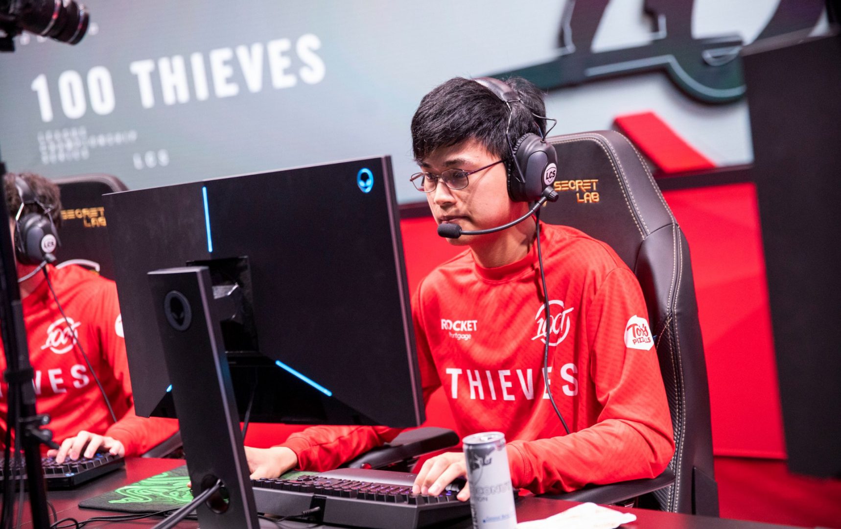100 Thieves