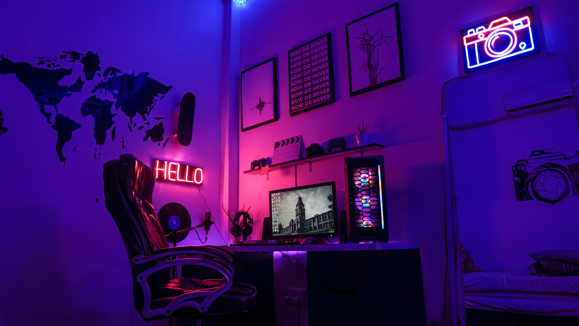 Tra cabinato e luci - Stanza da gaming