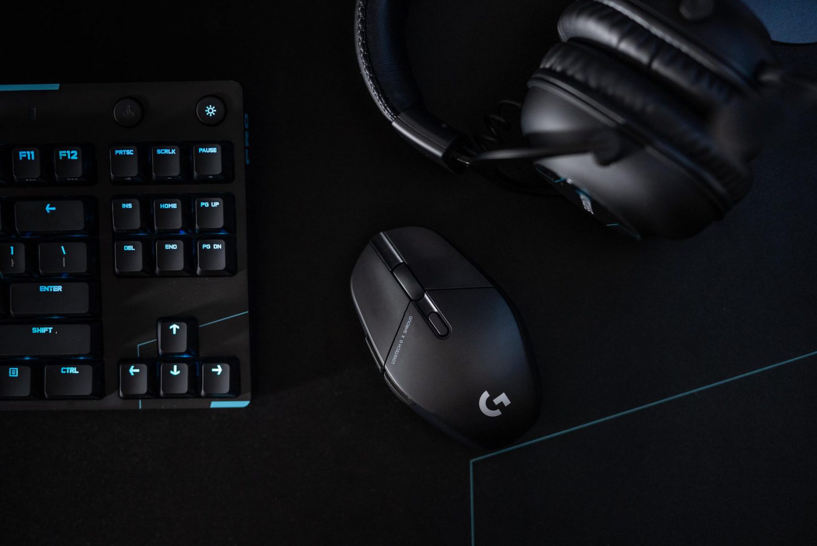 Logitech G303