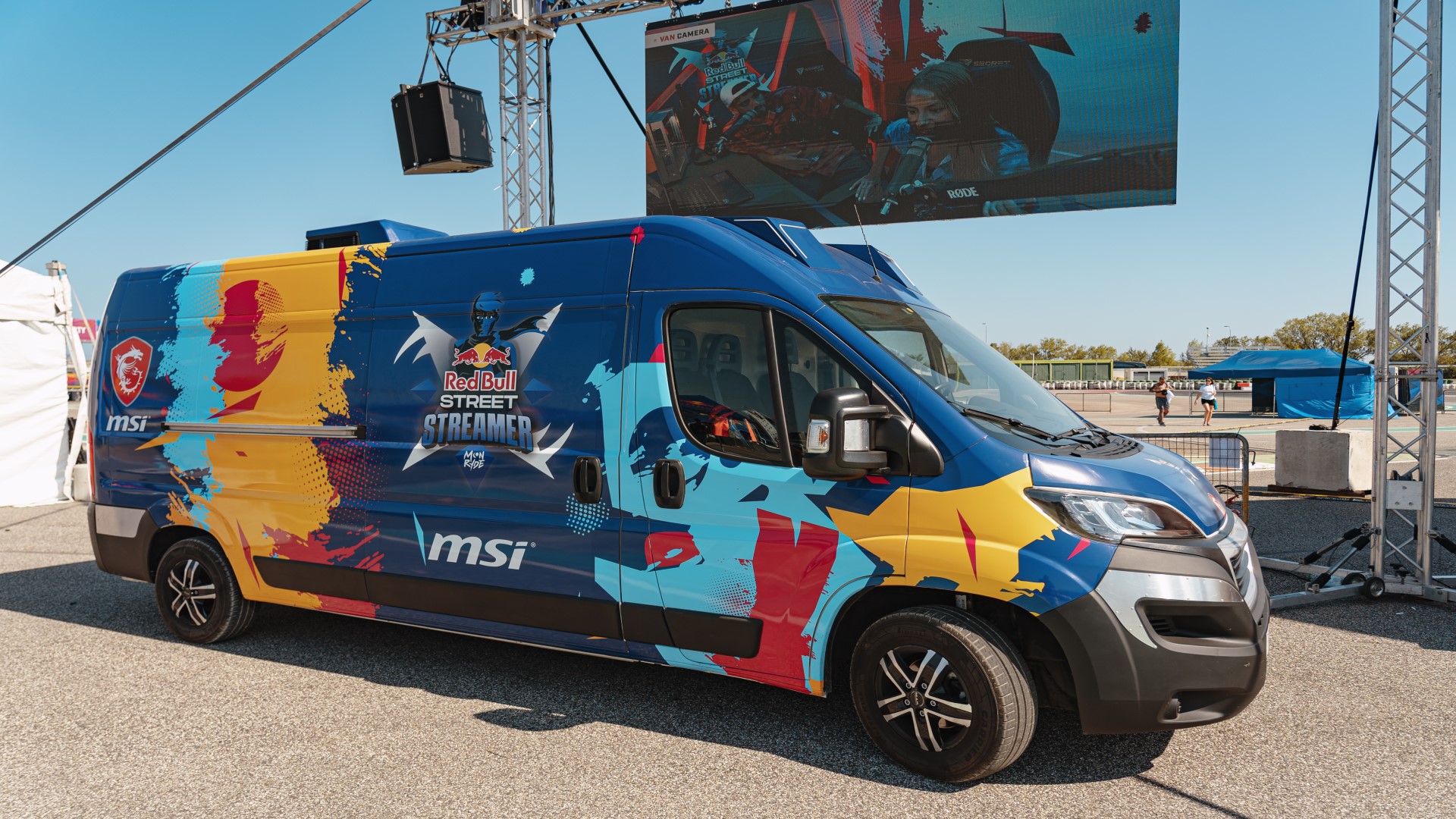 Red Bull; Red Bull Street Streamer